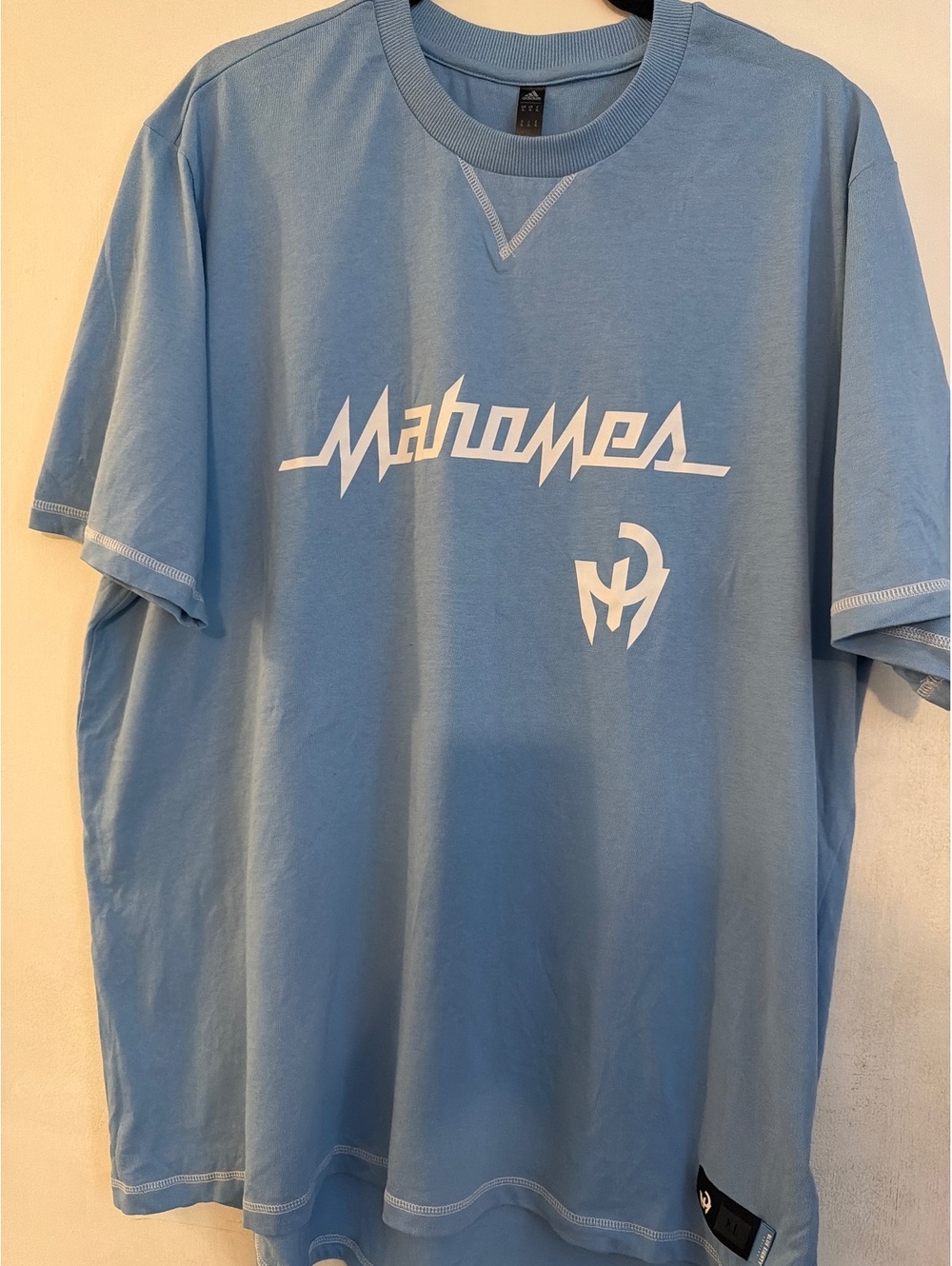 Adidas Mahomes Light Blue Graphic T-Shirt XL.